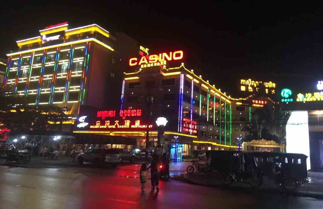 Golden Sand Hotel & Casino có hàng nghìn lượt khách đến trải nghiệm mỗi ngày